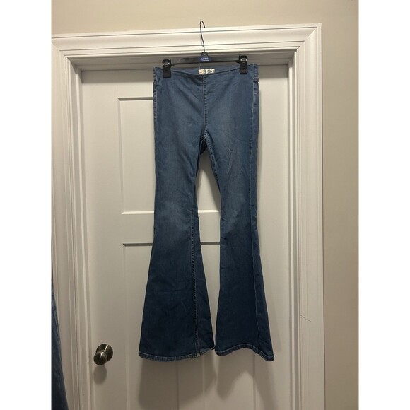 Free People Women's Blue We The Free Penny Pull-On Flare Jeans Size 28 Medium - Picture 1 of 8